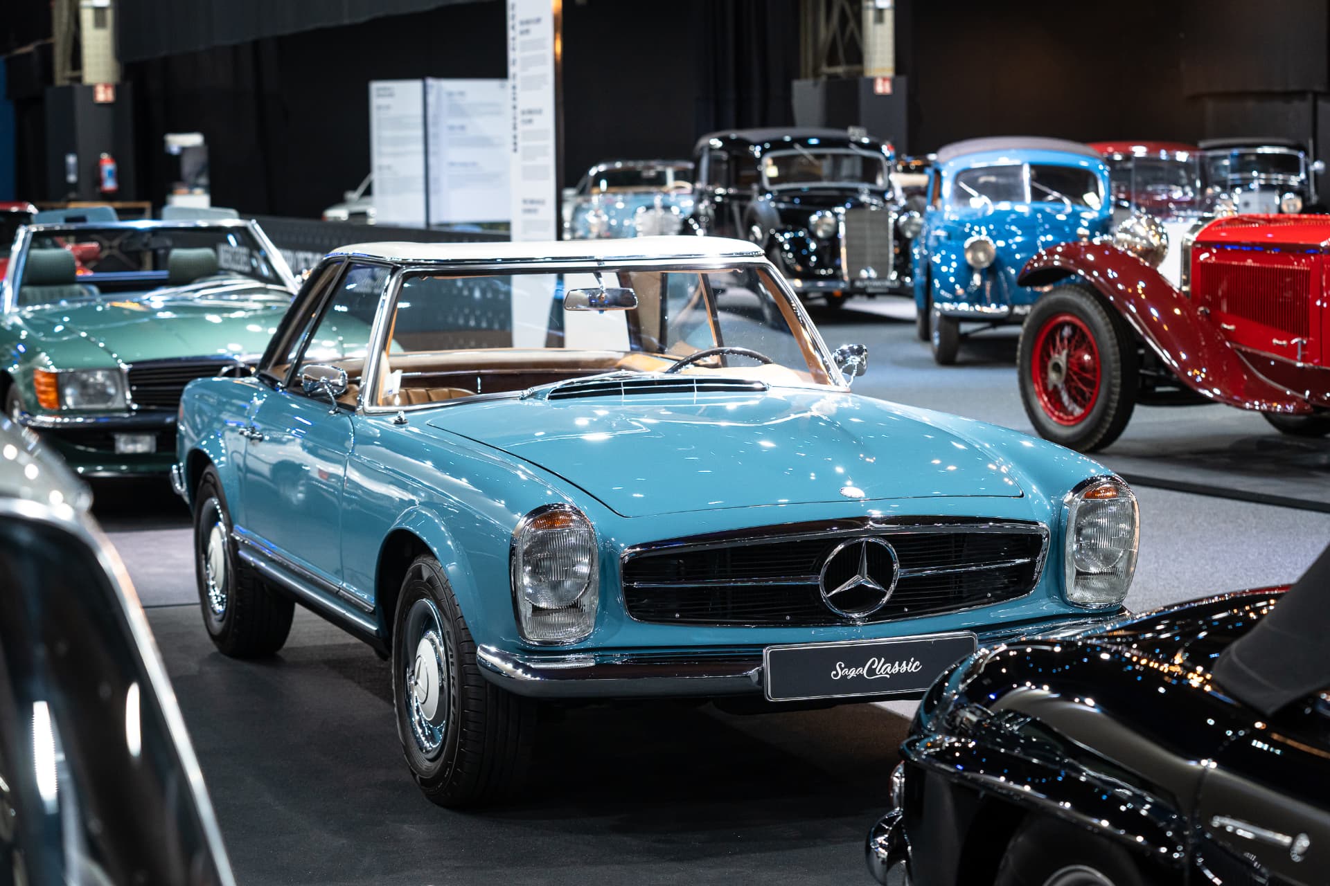 This Mercedes 230 SL Pagode exhibited at Autoworld Brussels